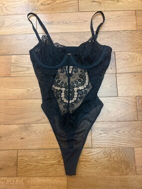 Ten by Babaton Encore Lace Bodysuit NWOT